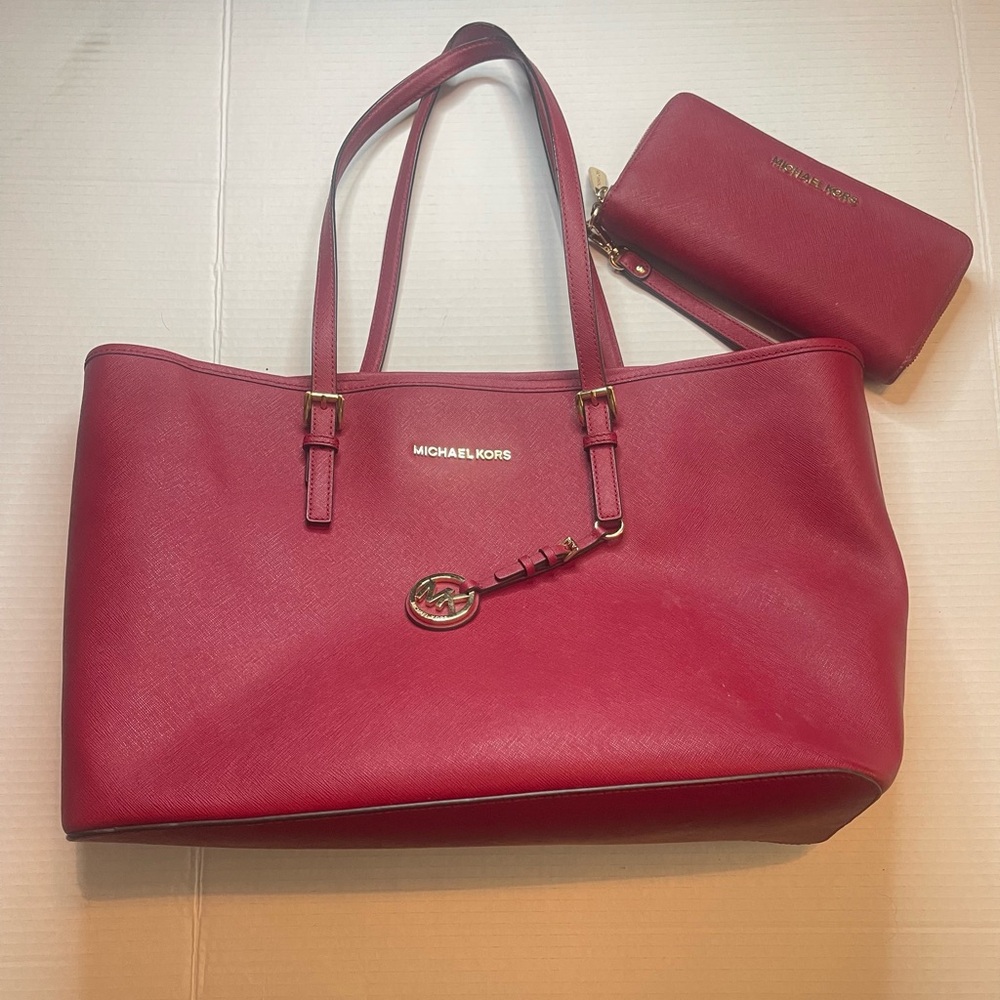 Michael Kors Jet Set Tote